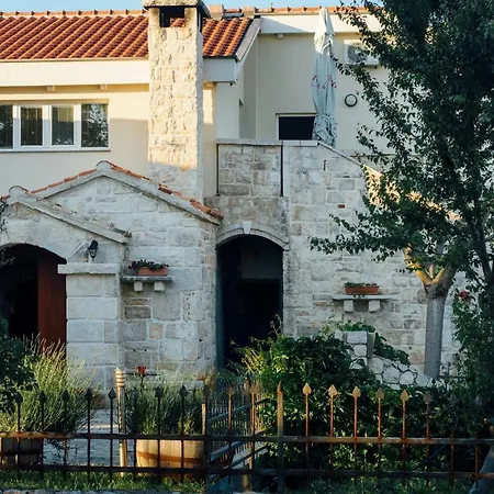 Apartman Luce *